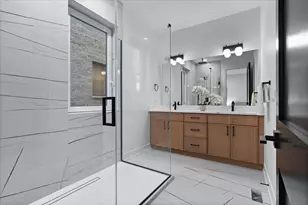 2636 W Evergreen Ave, Chicago, IL 60622 - Photo 12