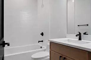 2636 W Evergreen Ave, Chicago, IL 60622 - Photo 18