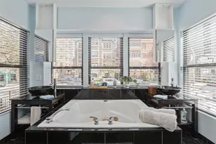 645 W Bittersweet Pl, Chicago, IL 60613 - Photo 8