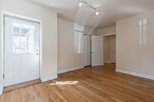 645 W Bittersweet Pl, Chicago, IL 60613 - Photo 10