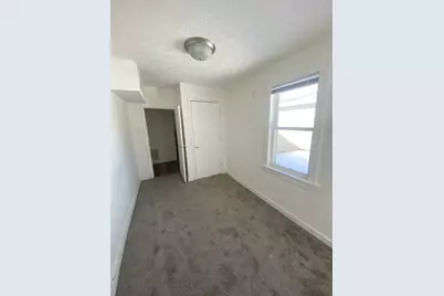 880 E Riverside Boulevard, Loves Park, IL 61111 - Photo 4