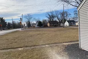 880 E Riverside Blvd, Loves Park, IL 61111 - Photo 6