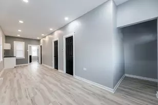 2623 E 109th St, Chicago, IL 60617 - Photo 2