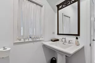 285 Middaugh Rd, Clarendon Hills, IL 60514 - Photo 32