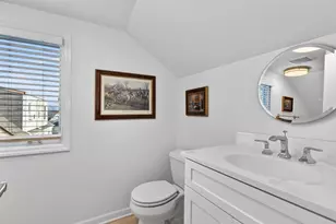 285 Middaugh Rd, Clarendon Hills, IL 60514 - Photo 18