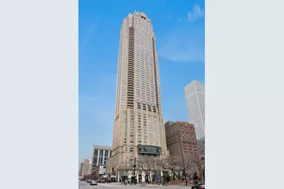800 N Michigan Avenue #4201, Chicago, IL 60611 - Photo 38