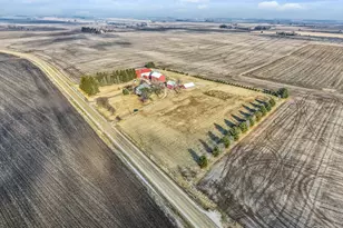 10256 Somonauk Rd, Hinckley, IL 60520 - Photo 44