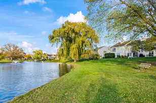 1376 Longacre Ln, Wheeling, IL 60090 - Photo 16