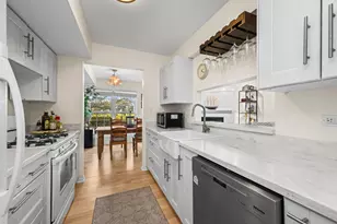 1376 Longacre Ln, Wheeling, IL 60090 - Photo 8