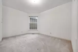 171 Old Oak Ct W, Buffalo Grove, IL 60089 - Photo 10