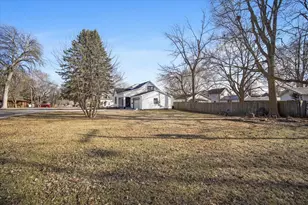 509 E Ash St, Fairbury, IL 61739 - Photo 2