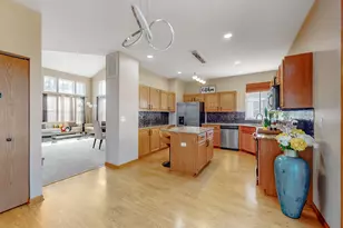 2500 Rosehall Ln, Aurora, IL 60503 - Photo 6