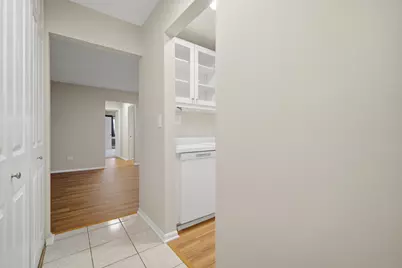 936 E Old Willow Road #104, Prospect Heights, IL 60070 - Photo 2