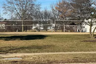 12 Truman Ct, Streamwood, IL 60107 - Photo 28