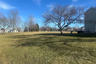 12 Truman Ct, Streamwood, IL 60107 - Photo 26