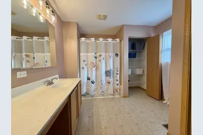 748 Versailles Parkway, Oswego, IL 60543 - Photo 16