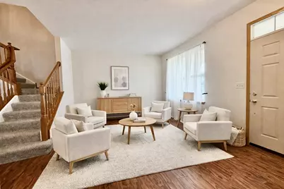 748 Versailles Parkway, Oswego, IL 60543 - Photo 4