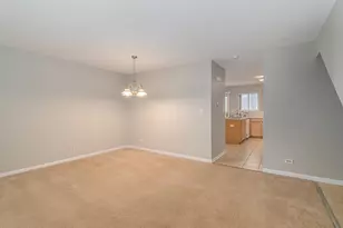 520 Lincoln Station Dr, Oswego, IL 60543 - Photo 4