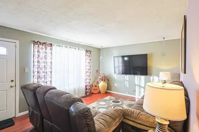 1501 Pawnee Road, Carpentersville, IL 60110 - Photo 16