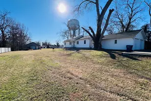 1007 Murphy St, Eldorado, IL 62930 - Photo 2