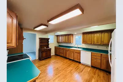 1007 Murphy Street, Eldorado, IL 62930 - Photo 8