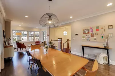 2429 W Pensacola Avenue, Chicago, IL 60618 - Photo 8