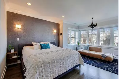 2429 W Pensacola Avenue, Chicago, IL 60618 - Photo 18