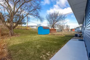 8114 9th St W, Rock Island, IL 61201 - Photo 28