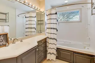 218 N School St, Mount Prospect, IL 60056 - Photo 18