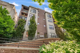 4235 S Calumet Ave, Chicago, IL 60653 - Photo 1