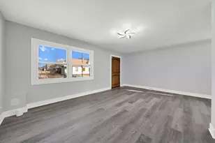 1275 W 71st St, Chicago, IL 60636 - Photo 8