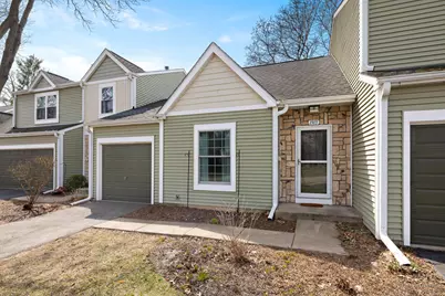 1915 Ozark Parkway #1915, Algonquin, IL 60102 - Photo 2