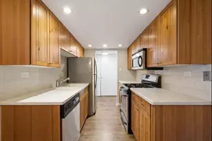 8025 Woodglen Ln, Downers Grove, IL 60516 - Photo 8