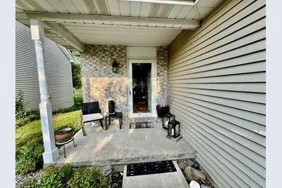 1177 Golf Court, Dekalb, IL 60115 - Photo 4