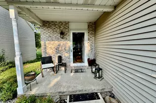 1177 Golf Ct, Dekalb, IL 60115 - Photo 4