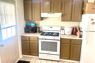 530 Meadow Green Ln, Round Lake Beach, IL 60073 - Photo 10