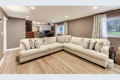 421 Berry Drive, Naperville, IL 60540 - Photo 4
