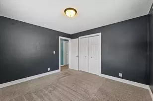 302 N Jackson St, Philo, IL 61864 - Photo 14