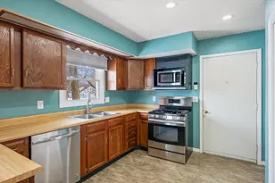 302 N Jackson St, Philo, IL 61864 - Photo 8