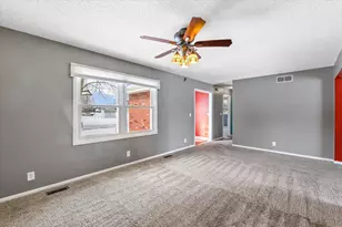 302 N Jackson St, Philo, IL 61864 - Photo 4