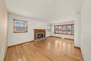 735 Westgate Dr, Aurora, IL 60506 - Photo 4