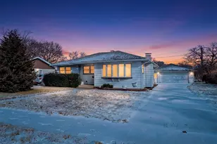 735 Westgate Dr, Aurora, IL 60506 - Photo 16