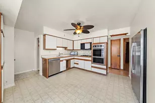 735 Westgate Dr, Aurora, IL 60506 - Photo 6