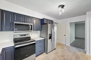 1734 W Stephenson St, Freeport, IL 61032 - Photo 10