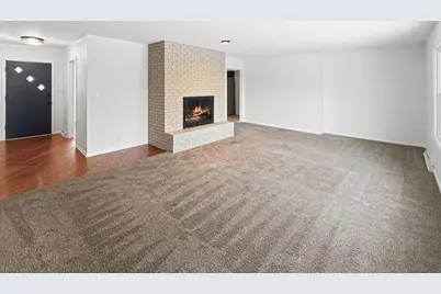 1734 W Stephenson Street, Freeport, IL 61032 - Photo 4