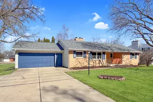 1734 W Stephenson St, Freeport, IL 61032 - Photo 1