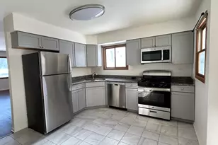 422 Lincoln Ave, Fox River Grove, IL 60021 - Photo 4