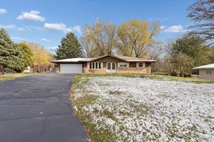 5732 Colleen Ave, Rockford, IL 61109 - Photo 2