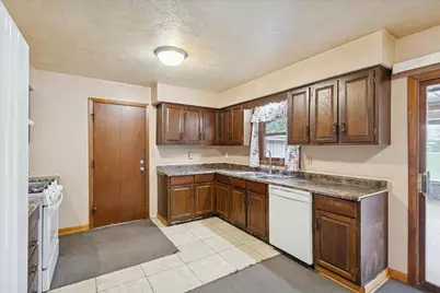 5732 Colleen Avenue, Rockford, IL 61109 - Photo 14