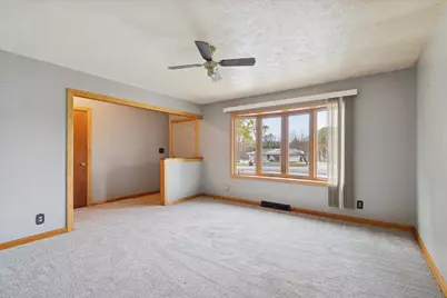 5732 Colleen Avenue, Rockford, IL 61109 - Photo 8